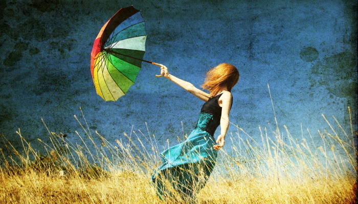 девушка с зонтом, ветер