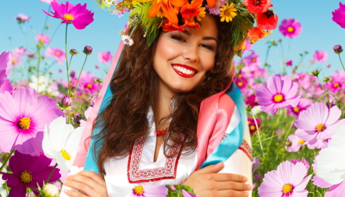 славянская девушка, цветы