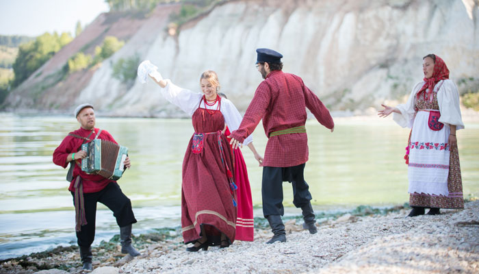 Как отмечали народные праздники наши предки