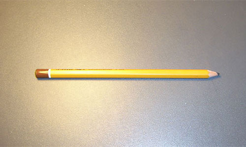 Обгрызенный простой карандаш во сне. Цветные карандаши по соннику